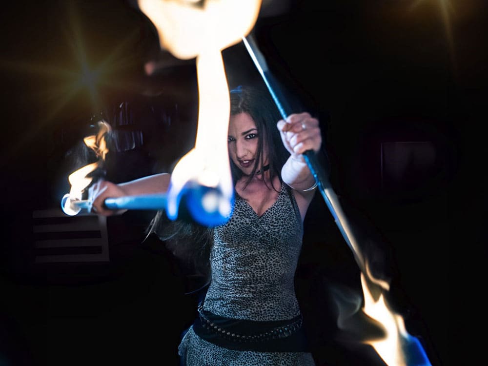 Sue: Danza Tribal con Fuego