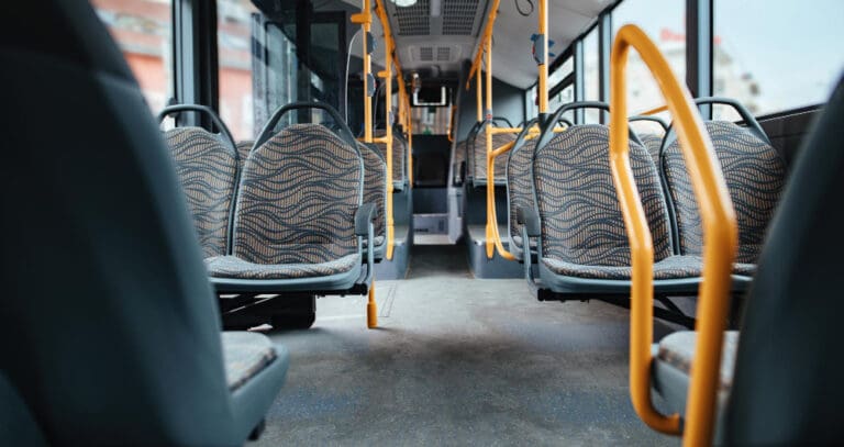 Autobús gratuito al cementerio Día de Todos los Santos